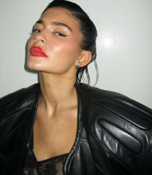 350FE8F0 2EA7 4030 AC2F 02994A1F2425