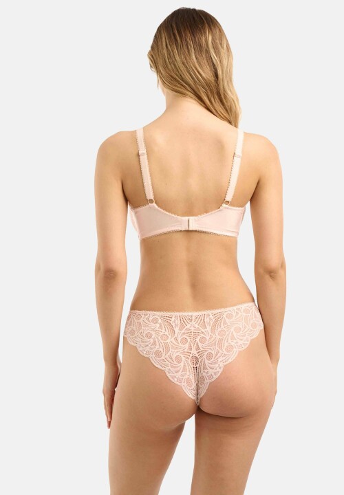 356B2CD2 2370 4F02 87C6 9636CA4E3FF3