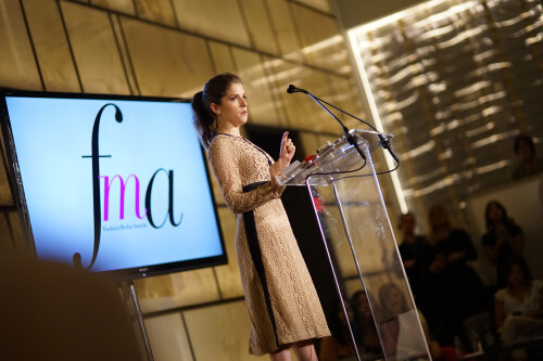 376 OOZyNgS12c93ffbf4ed654a