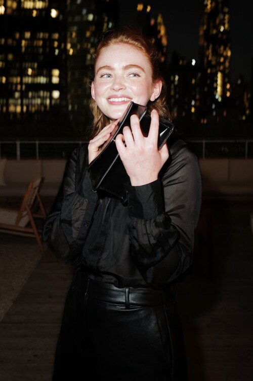 379016981 sadie sink jcrew 056242d40df0f3de8d