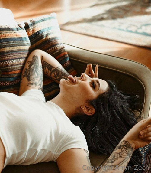 37F5CD6A 5715 4E2B B693 5CBC71B8BBDC