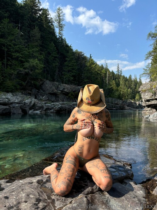 3840x5120 df1b2d076fd651f649de1b7287fb6aa1e627b67d2f731bf0