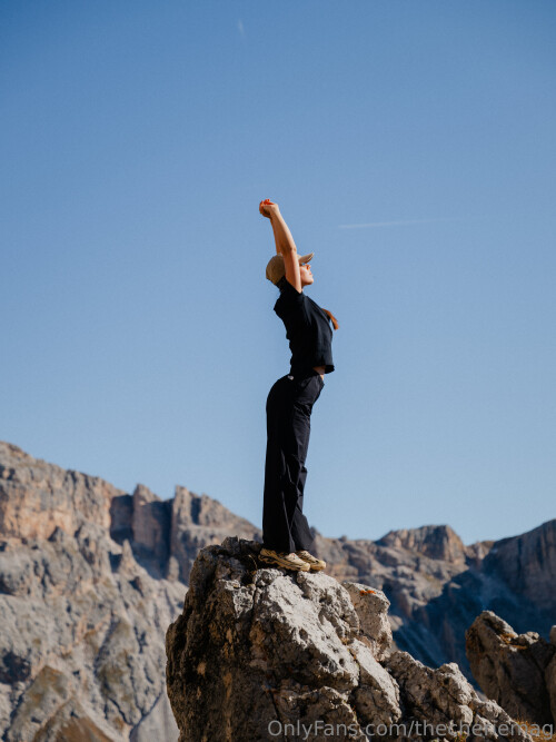 3840x5121 0762c65455f7d5e954aefa74b4846ed634aaac22aa3c7d3c