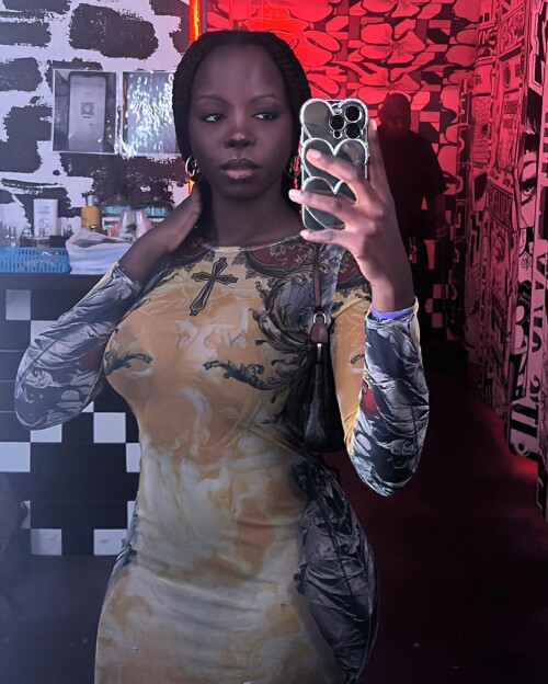 384297687 697323648980799 1506843229178205457 n4e09ff9e6e48e166