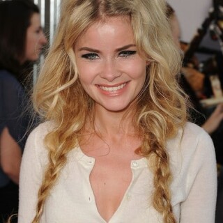 394full-anita-briem_2daebdaee130ff647