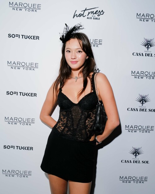 395686557 lily 2c2f9265099b48047