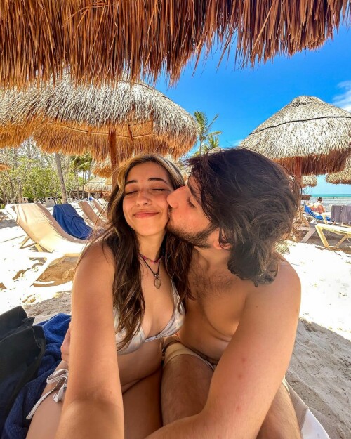 39AFABAB 4386 40A1 A1DE 3B9A7022D358