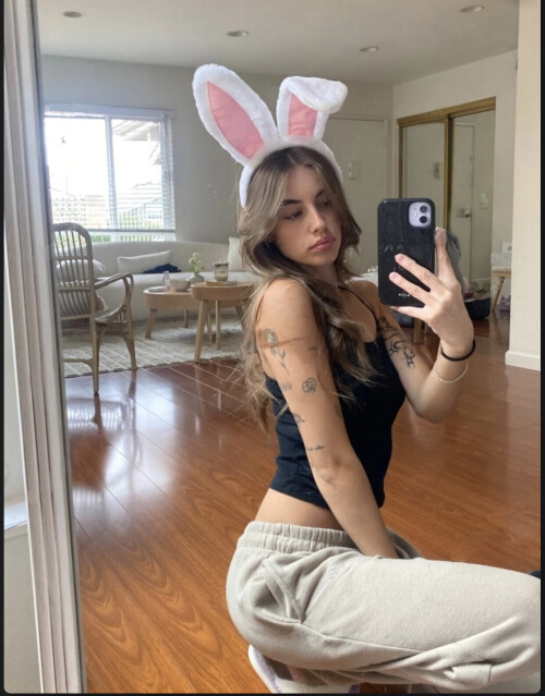 39E7BA74 FE80 4B26 B71C A24AD4BE675B0240ceaad68cbf1e