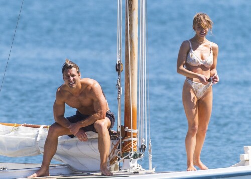 3B31BB14-4AB6-476D-AFF2-A5C37DFF9811