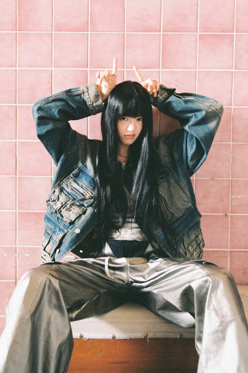  3 And us ver. 33f40238ce88cc80ce