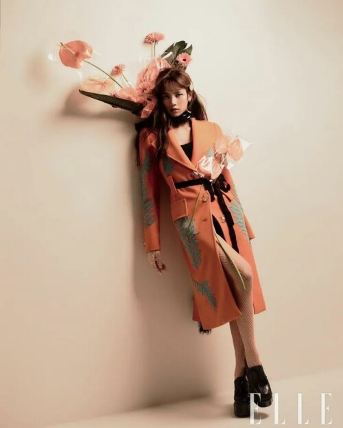4 HQ Photos BLACKPINK Lisa ELLE Korea Magazine February 2020 Issue