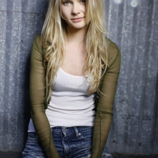 400full-anita-briem_10b01a20885aa03c48