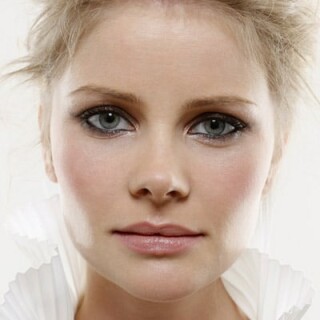 400full-anita-briem_333c672aadb4f1bec