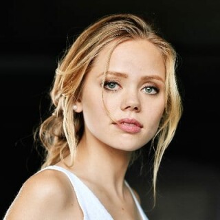 400full-annalisa-cochrane