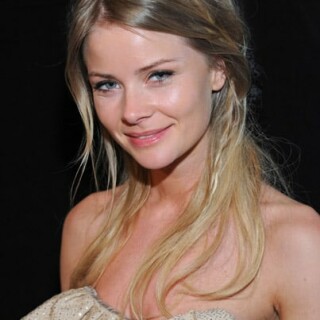 403full-anita-briem9260d1629310ec91