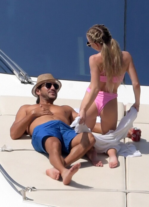 405073879c8b6197520cfe67