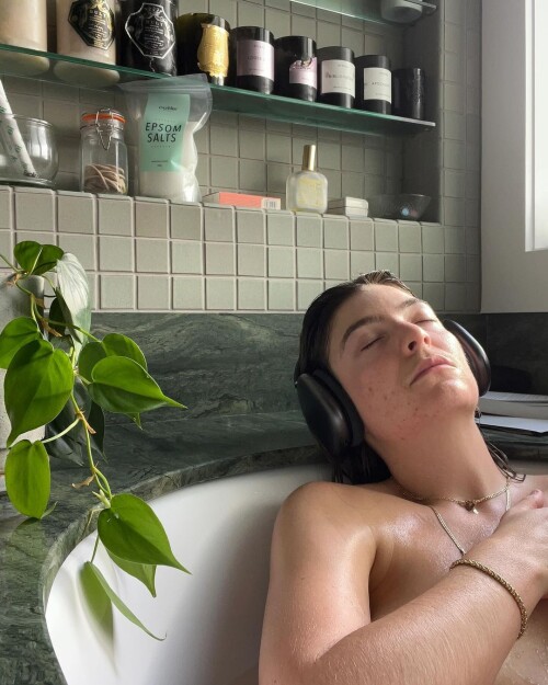 428716223 943041210676509 869982235913858531 n68f3f7256df71b6a