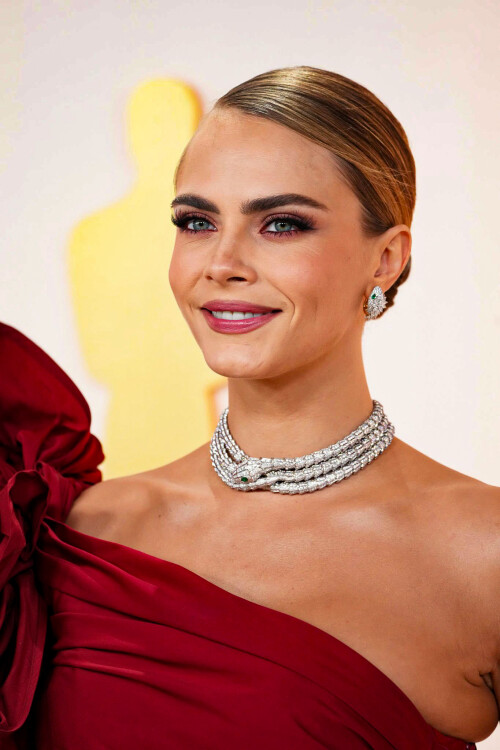 452554580 cara delevingne 2 22999f8c2136fdece