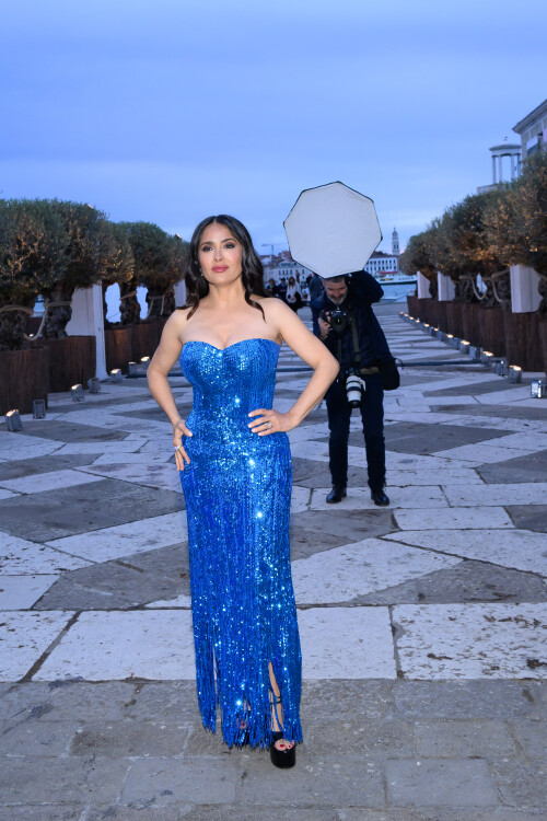 462019909 picturepub salma hayek 022587e875b40b99a11