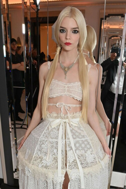 46783146 E894 40DA 8142 070775F3FCF9