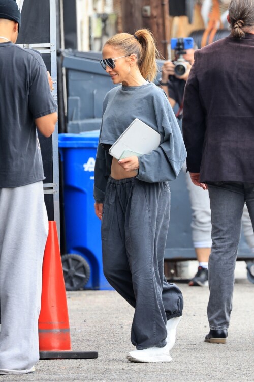 469391321 jennifer lopez 17e75f03cb850abc47