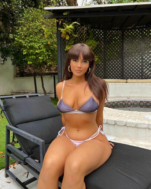 4718B4DC C1B1 4DFD B608 B538812CA603