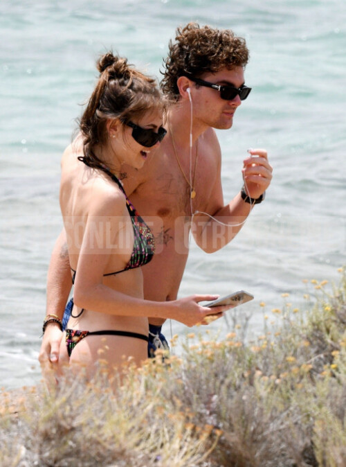 479408785_u558755_034-bro4cb70ce71366c436