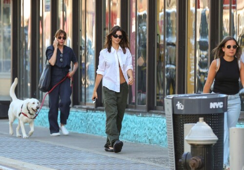 483722619 emily ratajkowski 7aae2560fa5539458