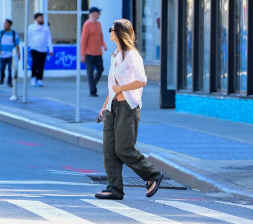 483722664 emily ratajkowski 964c8a4424c08d1ce