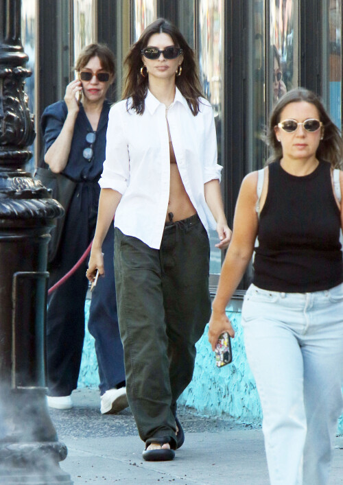 483723126 emily ratajkowski 28d225fc24d2cad9a2