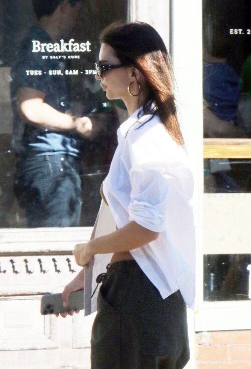 483723689 emily ratajkowski 39dd18254b9fde6b45