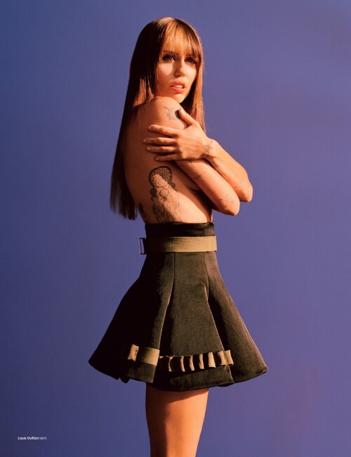 483780396 miley cyrus 127ecb25f422874cef