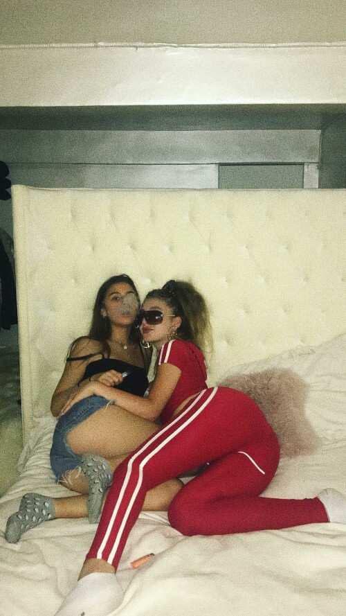 48949194 aylaweissman 20170812 000188d782f8ce7f7452