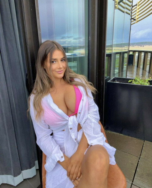 4990F696 67AA 4E3B 829F CDF21874C330