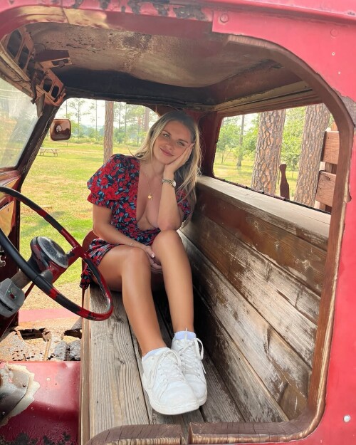 499566328 18503968012048227 2573151746530746624 n275808e260e9c406