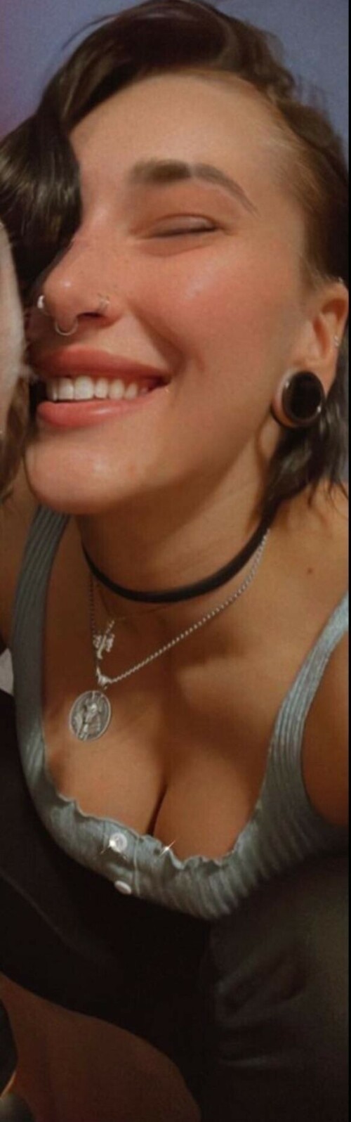 4A42EACC 5DFD 49D6 A8DD C282B9F51B18