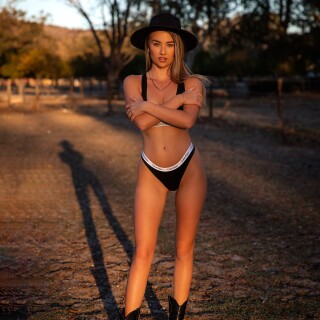 4K4A0403c055eec82572e2e5