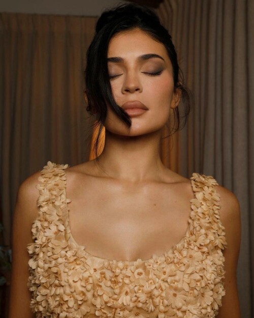 4QjjA900ZE829d397d0b0eb2a1e