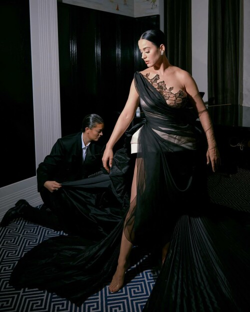 4 SNVe1loGQpbYwWQkO 4faGOVmZtVqdoUced9J1UT0