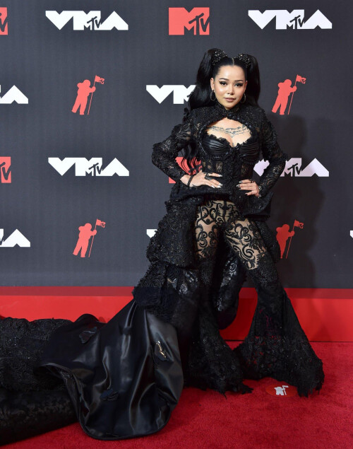 4iHAFE5M02590b32d3ee237550