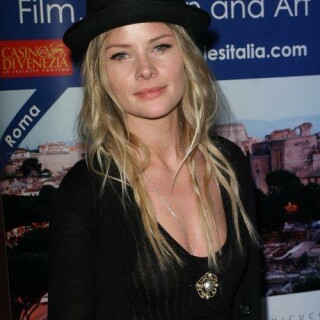 500full-anita-briem_7c7a1cf3fe0a75fcf