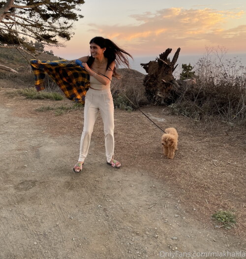 503754941 miakhalifa croptop 7648946def3229d58