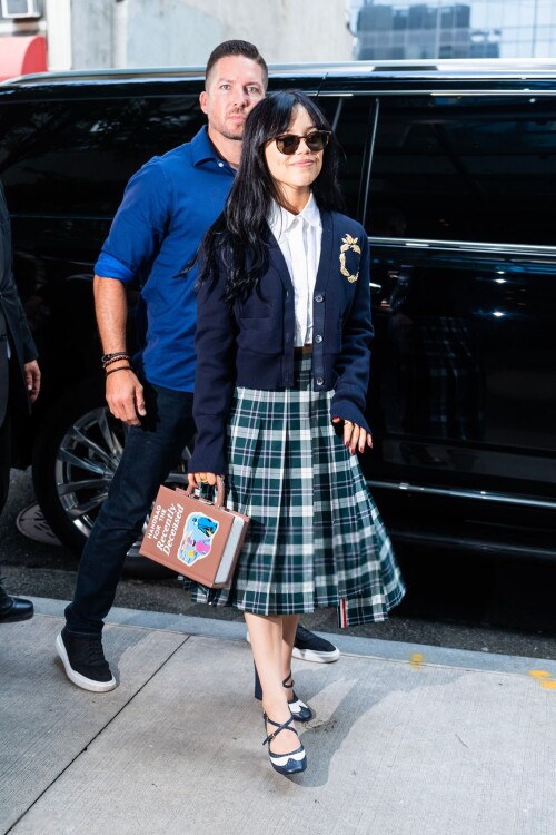 505817300 jenna2 8f606fc3940ce53d1