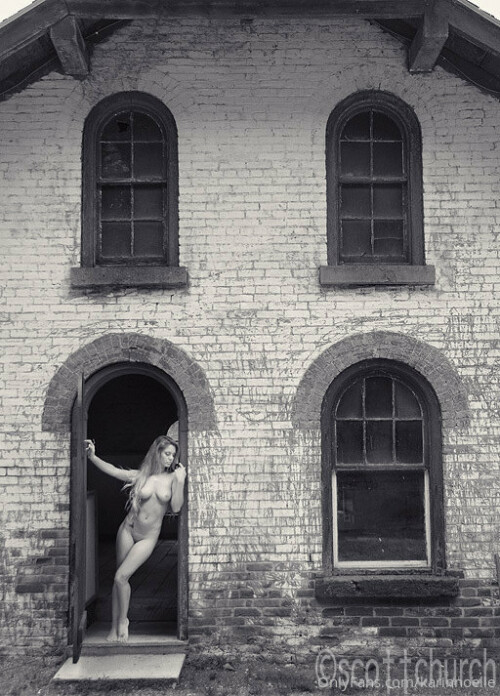 512x713 b7ce603865e15cfeecb9602375aca88f 910843