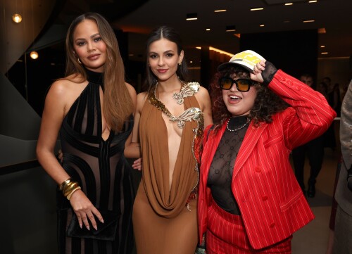 525799239 victoria 23a2ae84e17f4ea864