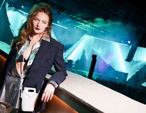 529710088_larsen-008055e2f95596eb43f