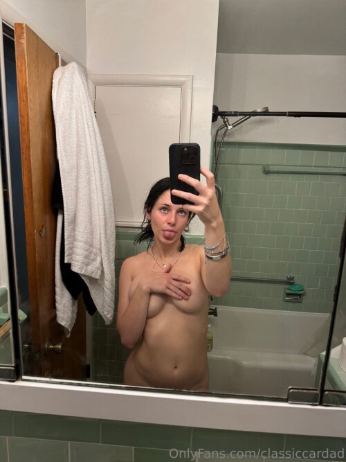 52FC2C9E D53E 4D26 BB4D 6493AD7BBC22999c24c194ac9768