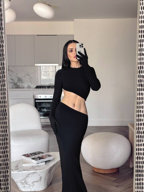 5453978652371968454b706a563547a5212