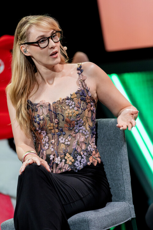 54573807290 3988385c80 o18cc33249447f6b7