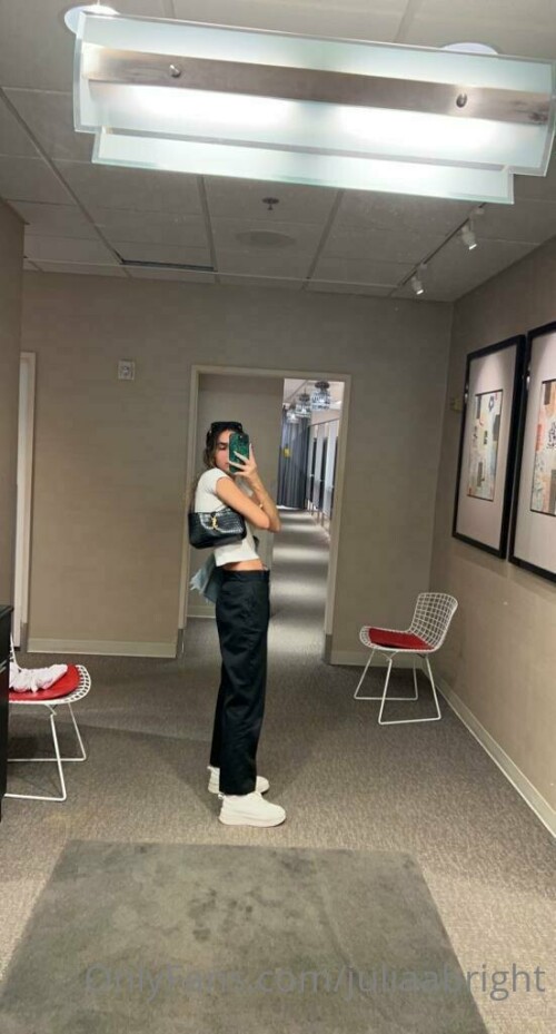 551x1024 cc871ccfbe0174cbdb1cb91399e67987